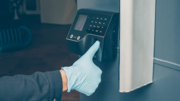 man-getting-intercom-read-his-fingerprint-open-door-with-gloves_176474-2789-min man-getting-intercom-read-his-fingerprint-open-door-with-gloves_176474-2789-min
